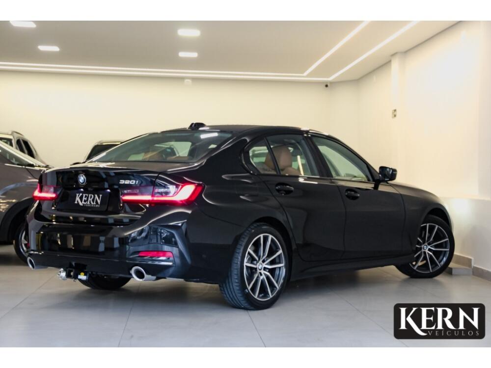 BMW 320i