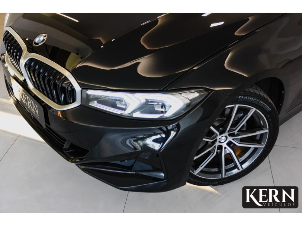 BMW 320i