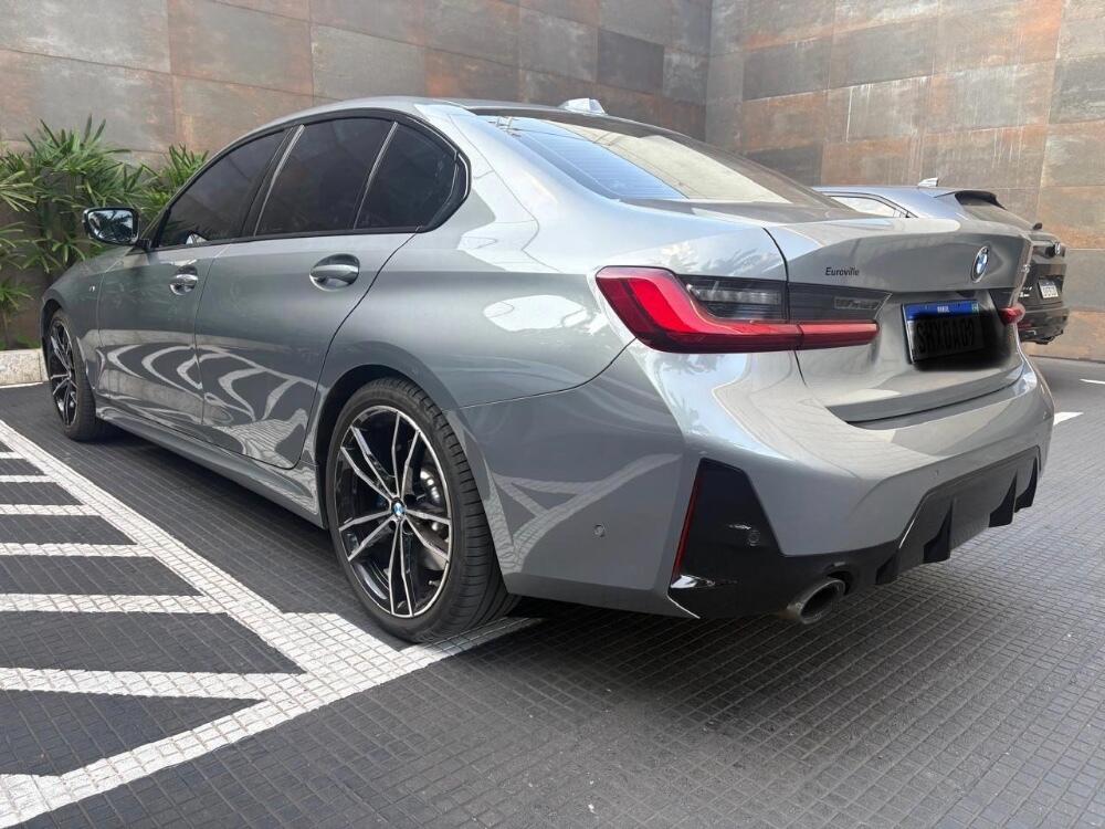 BMW 320i