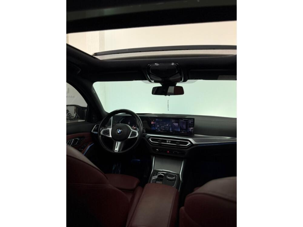 BMW 320i