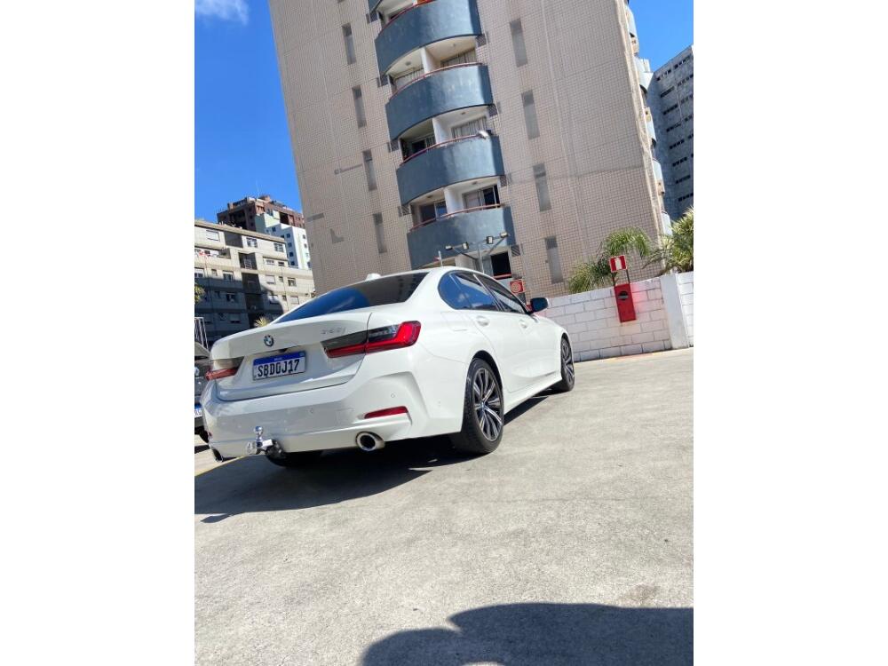 BMW 320i