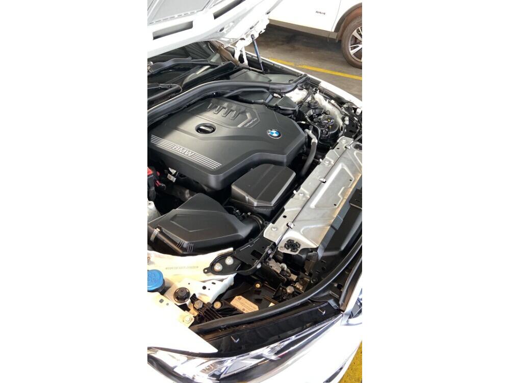 BMW 320i
