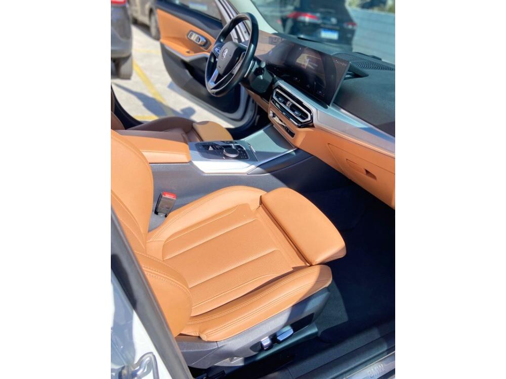 BMW 320i