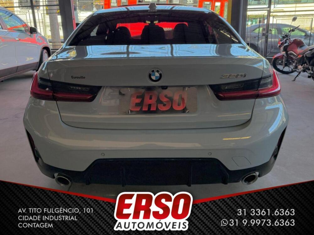 BMW 320i