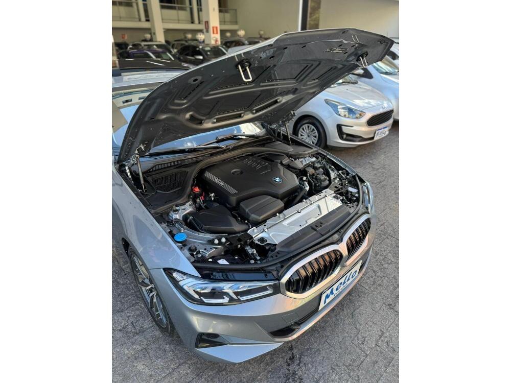 BMW 320i