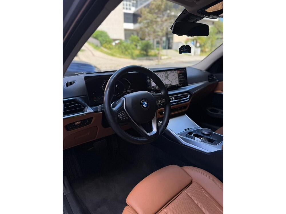 BMW 320i