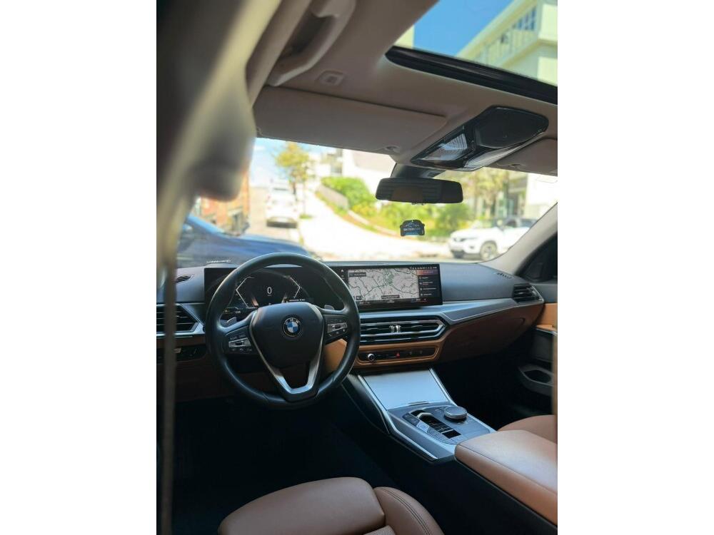 BMW 320i
