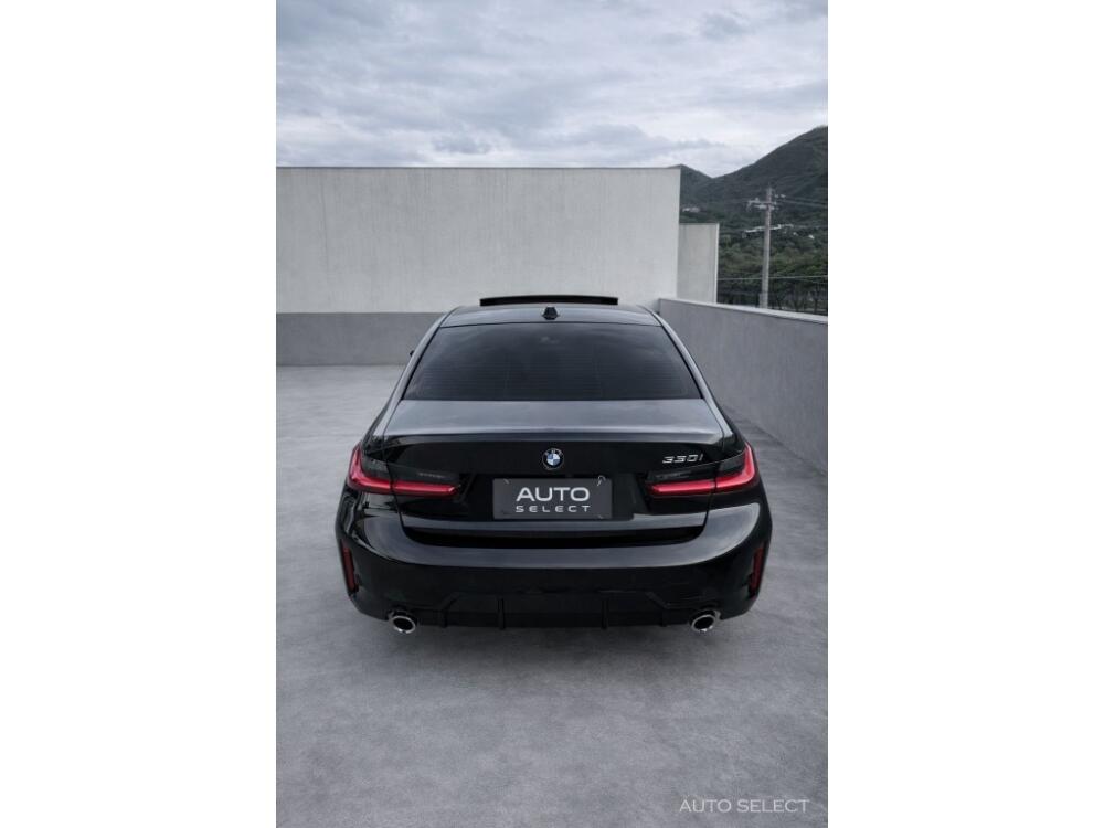 BMW 320i