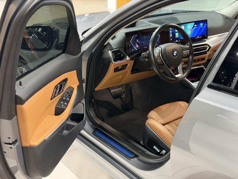 BMW 320i