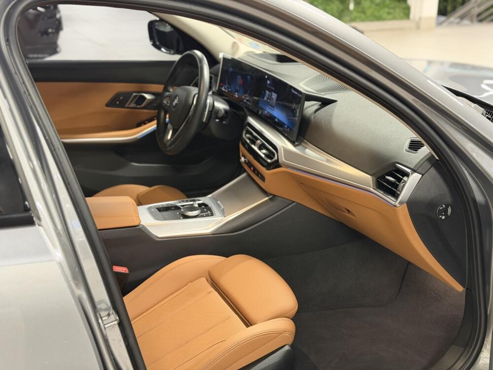BMW 320i