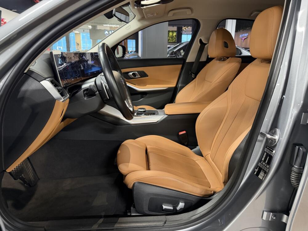 BMW 320i