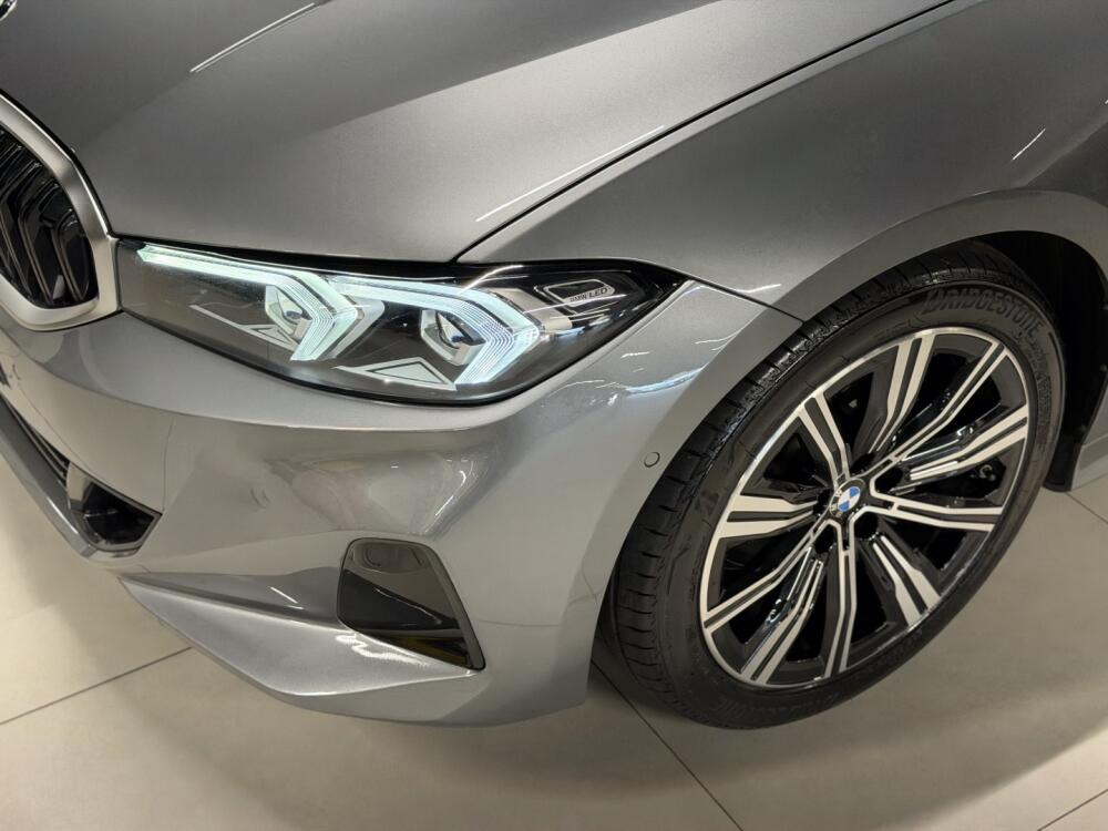 BMW 320i