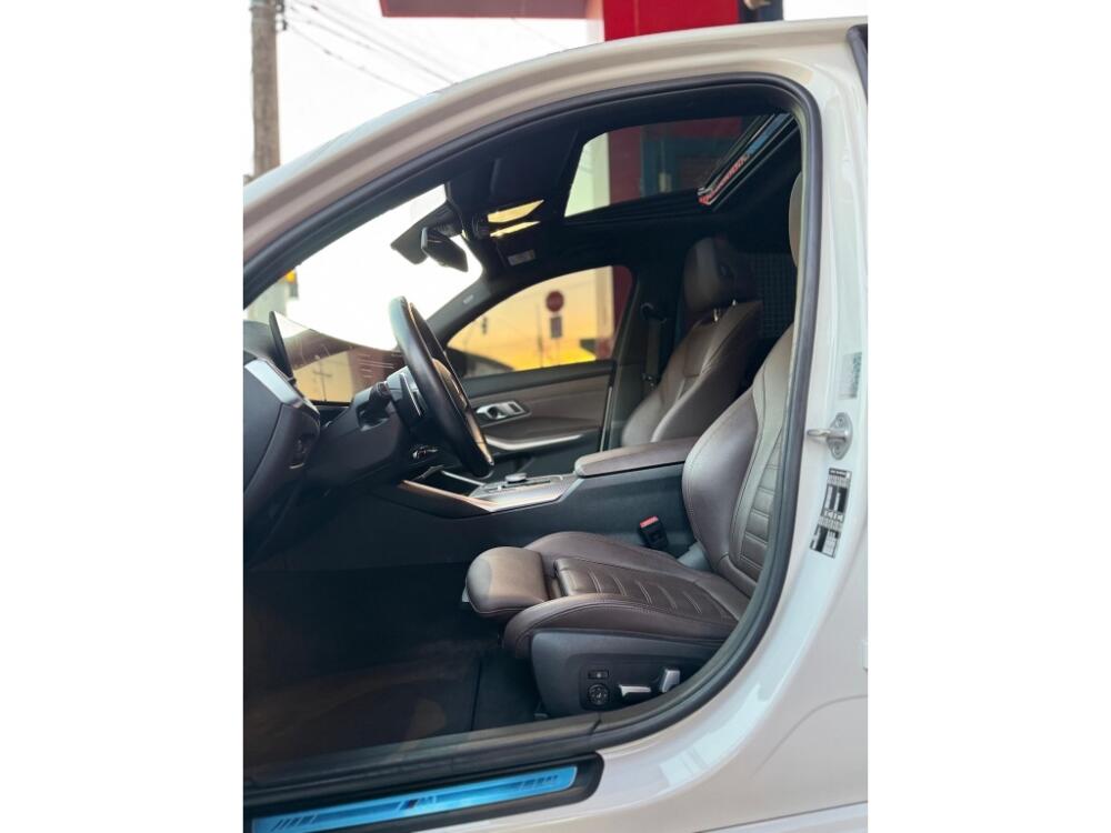 BMW 320i
