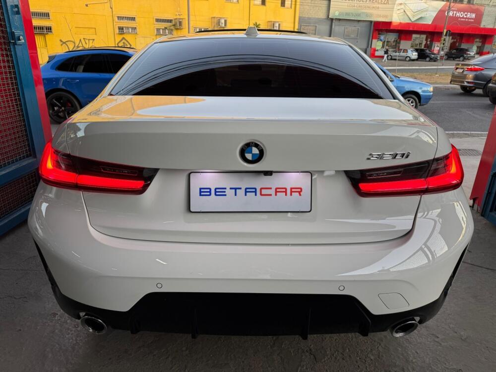 BMW 320i