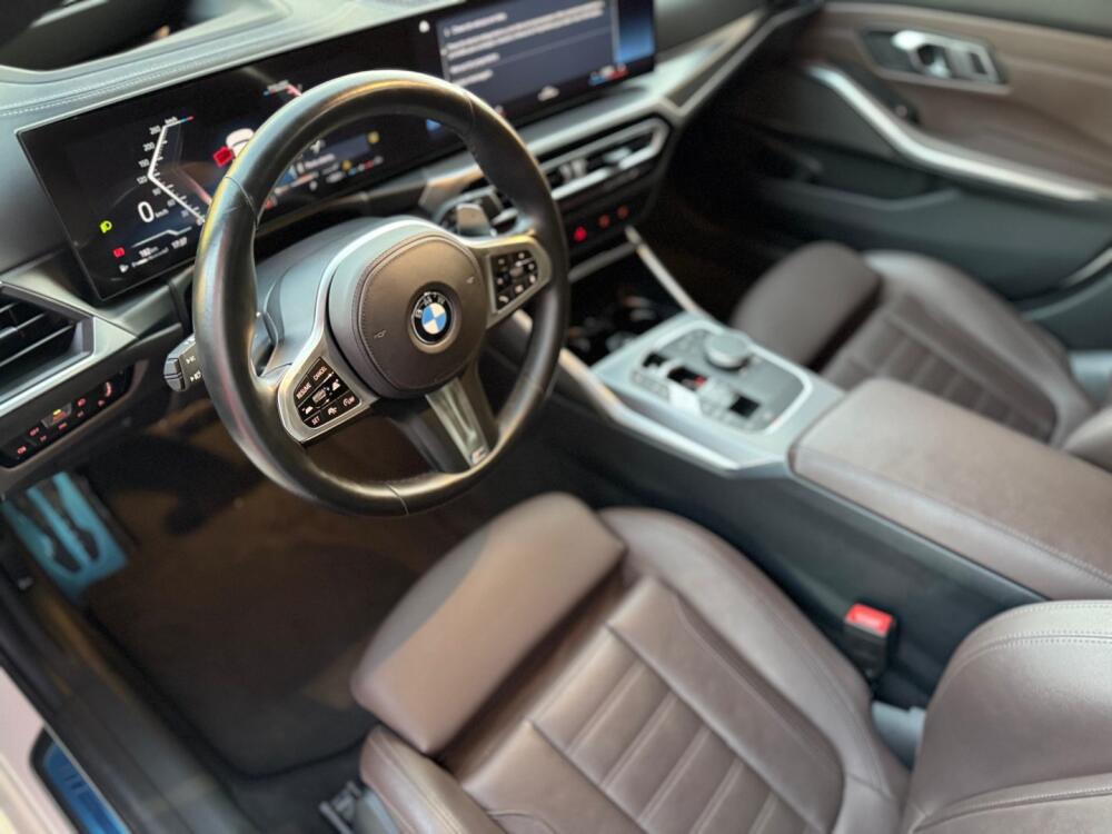 BMW 320i