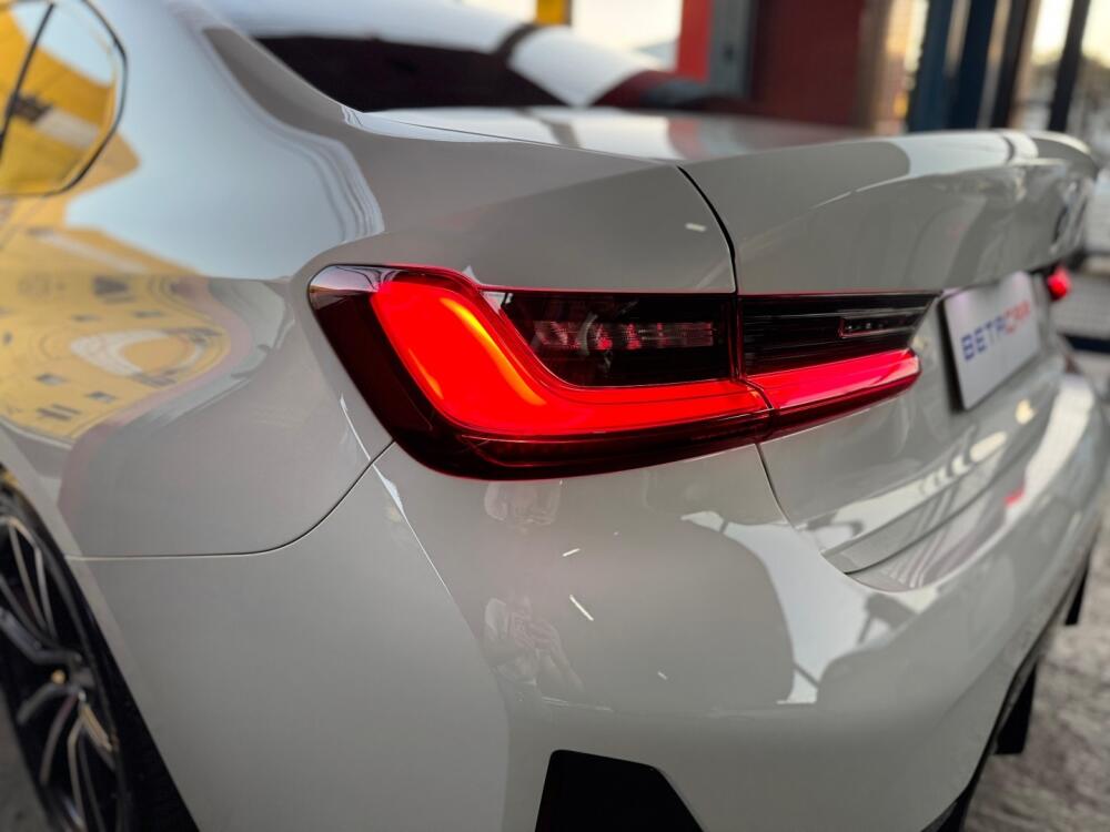 BMW 320i