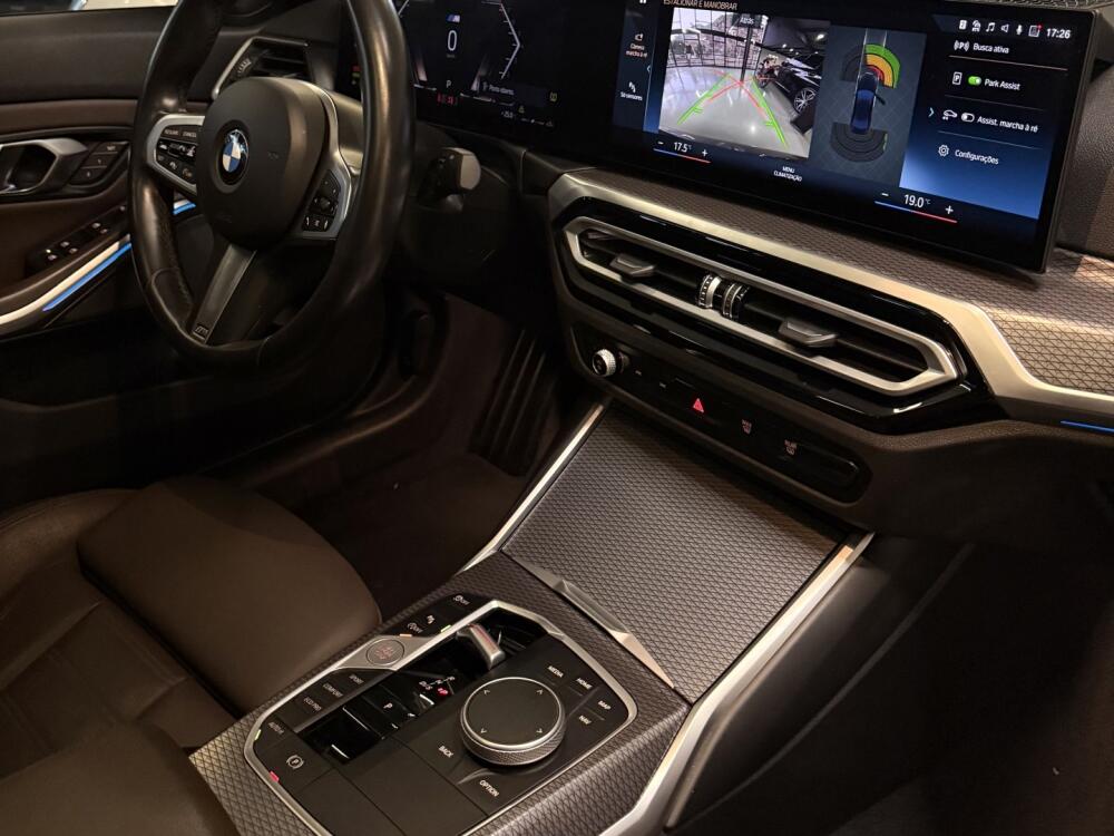BMW 320i