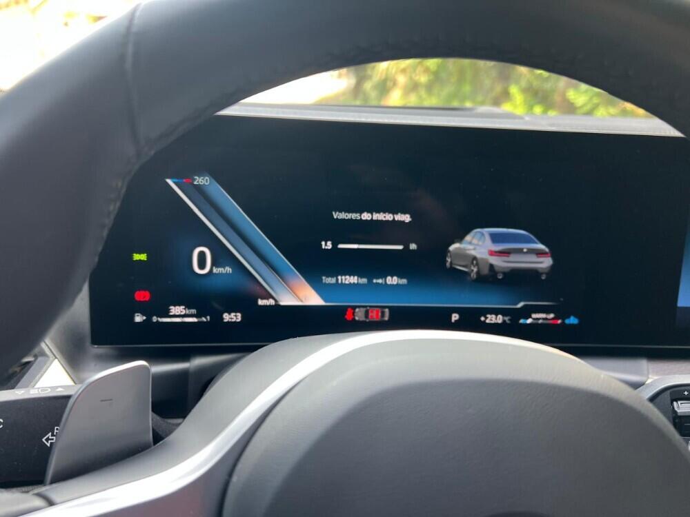 BMW 320i