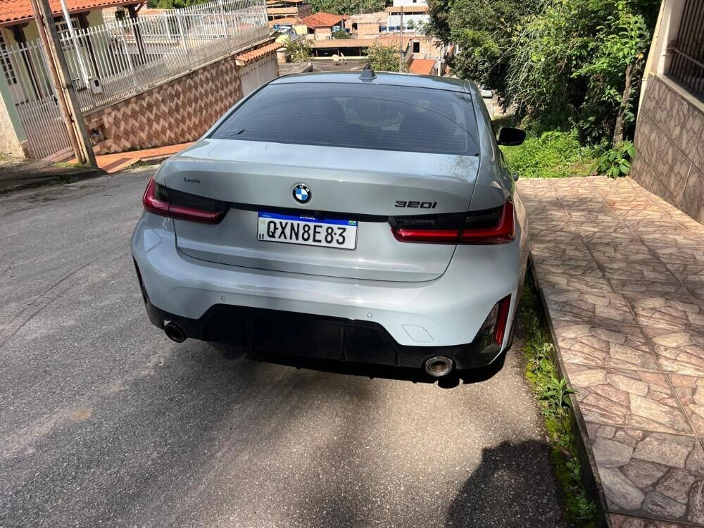 BMW 320i
