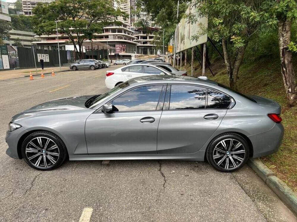 BMW 320i