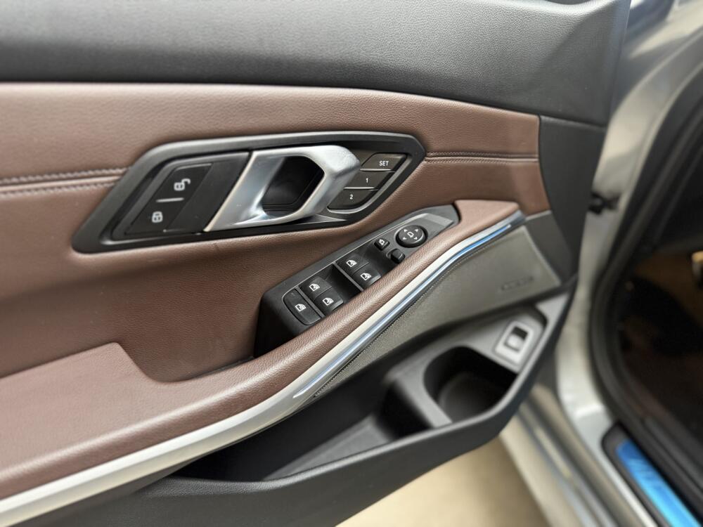 BMW 320i