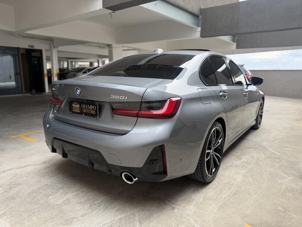 BMW 320i