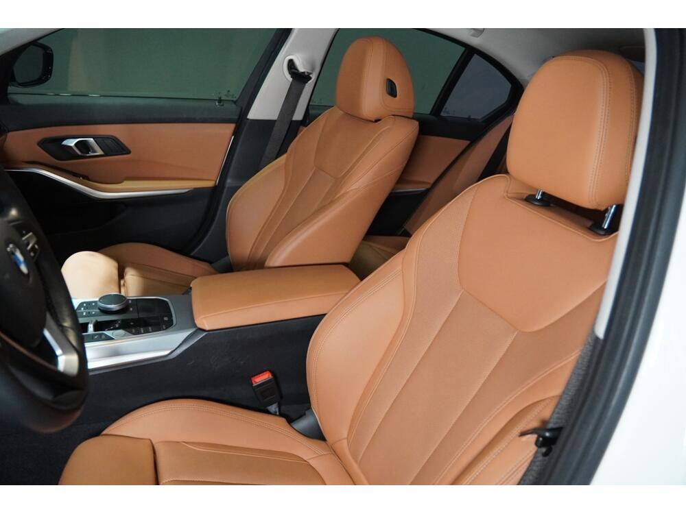 BMW 320i