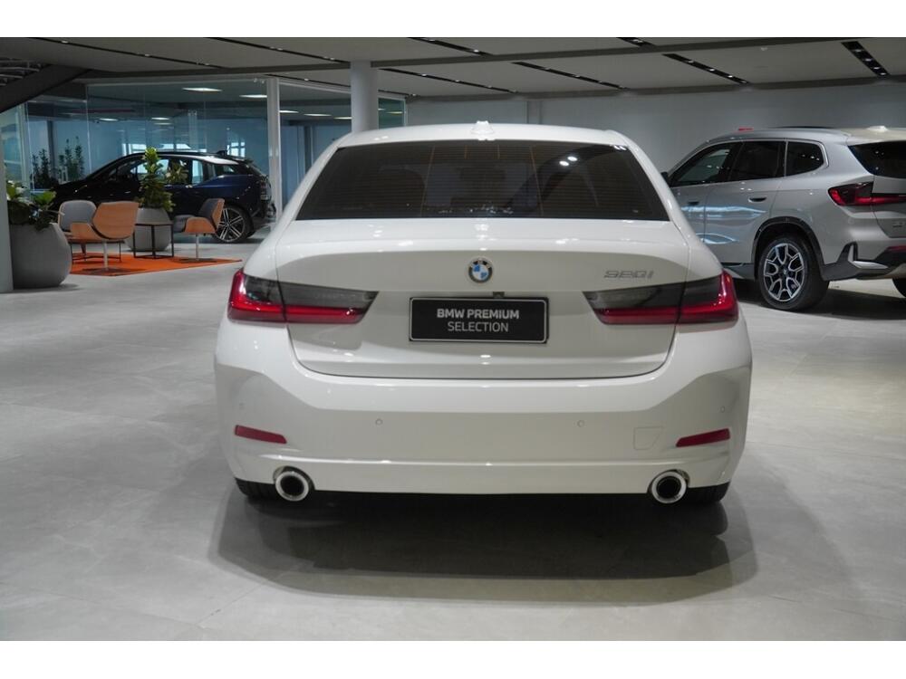 BMW 320i