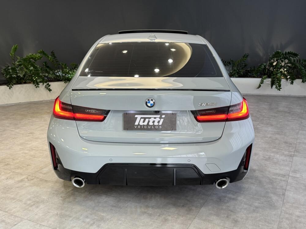 BMW 320i