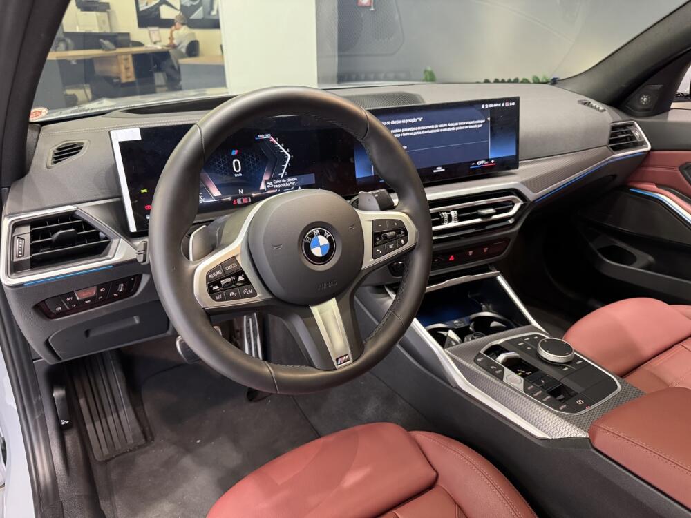 BMW 320i