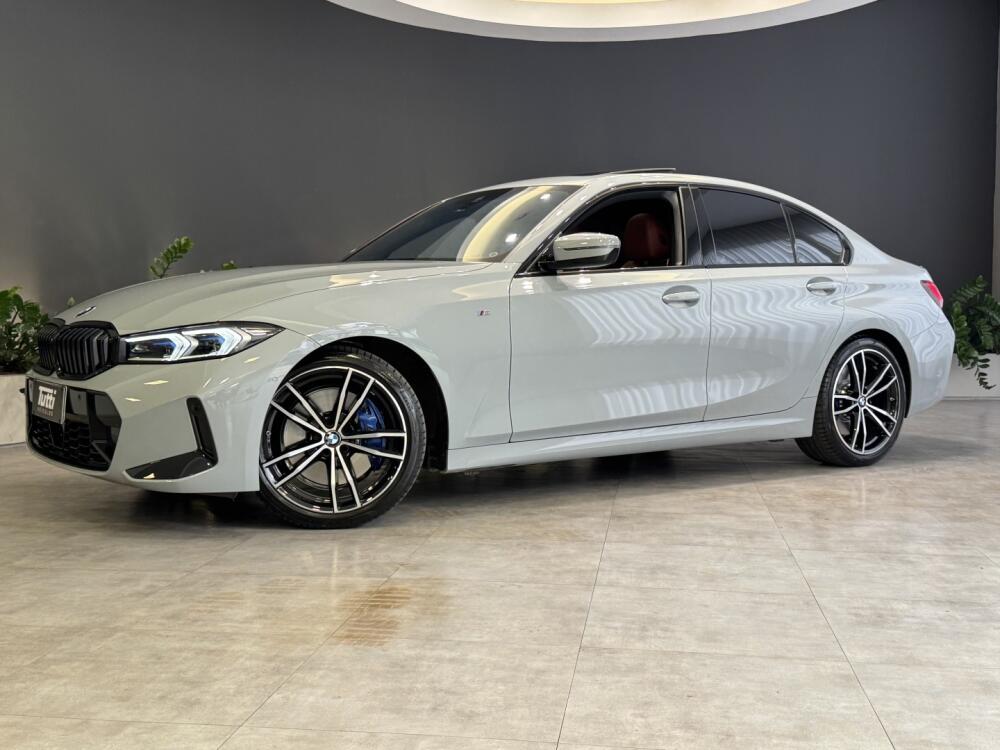 BMW 320i