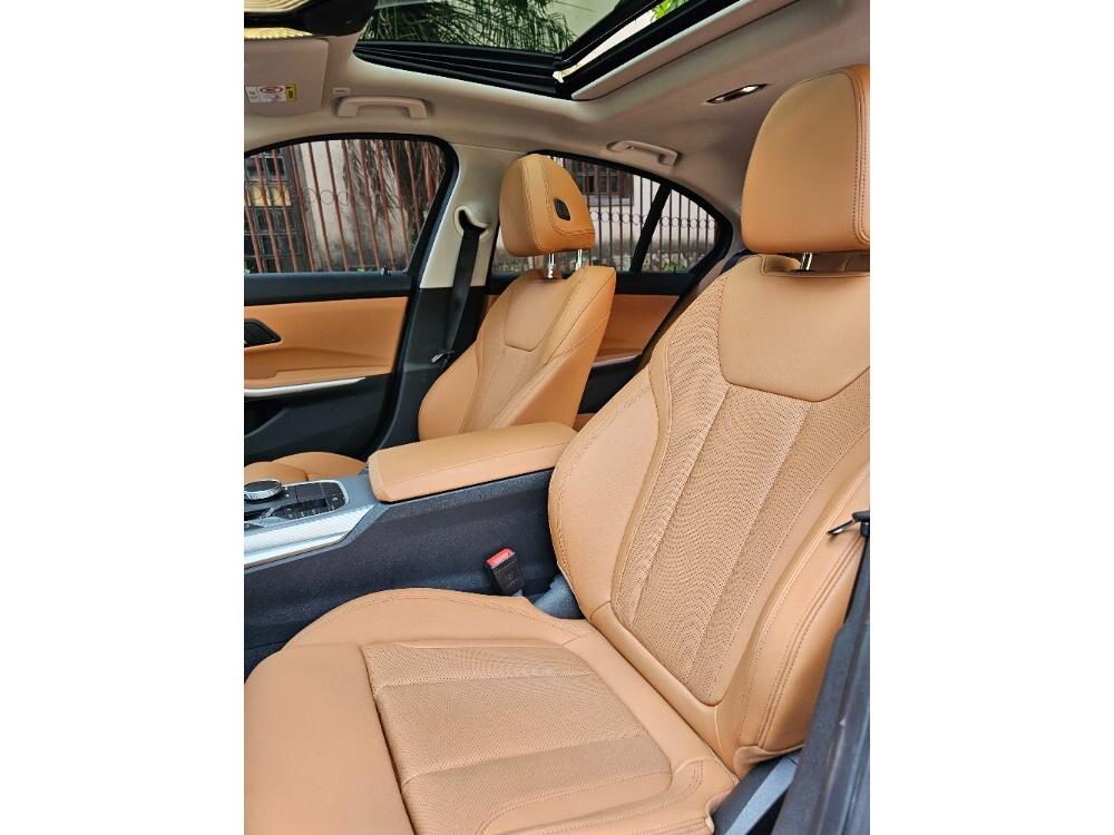 BMW 320i