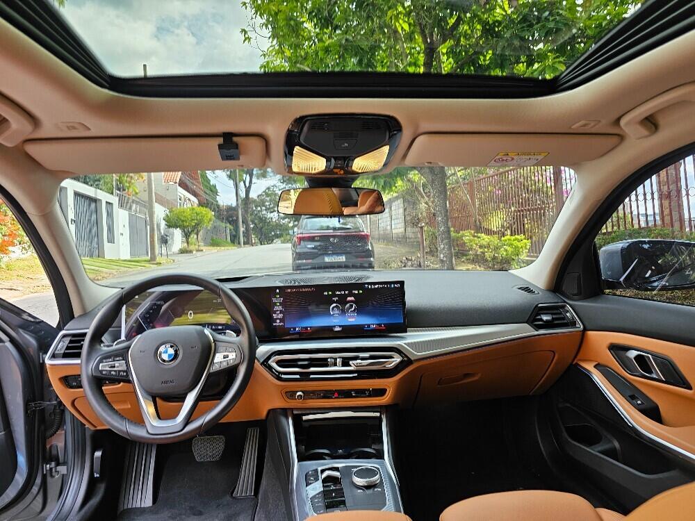 BMW 320i