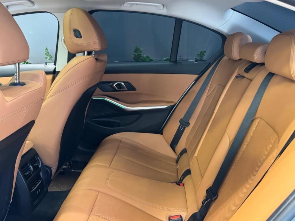 BMW 320i