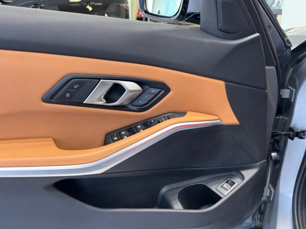 BMW 320i