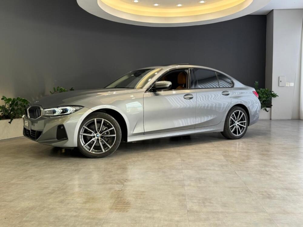BMW 320i