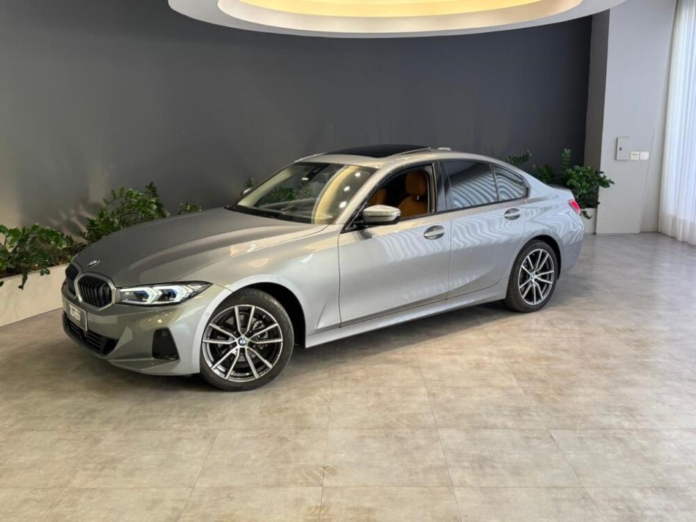 BMW 320i