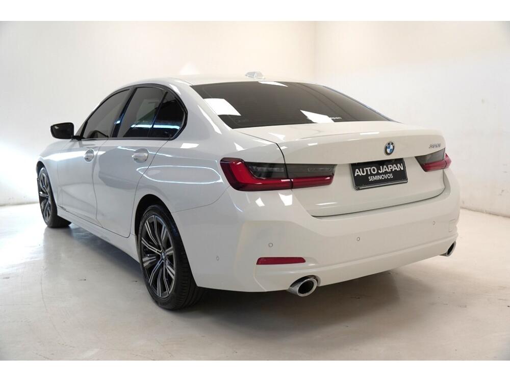 BMW 320i