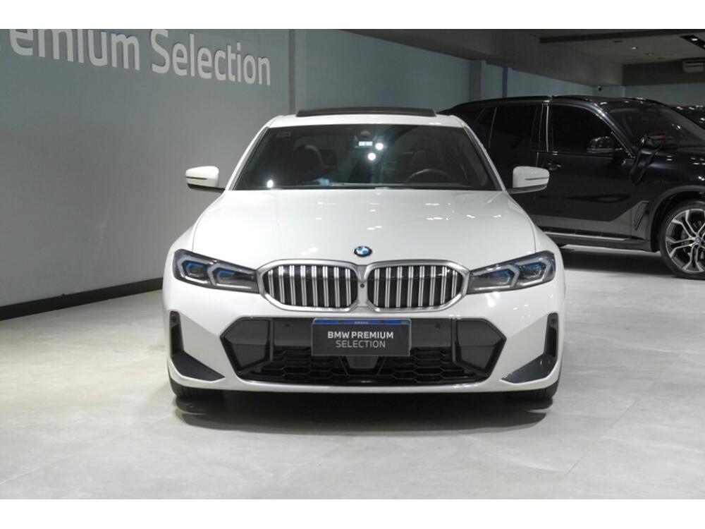 BMW 320i