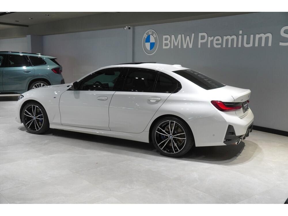 BMW 320i
