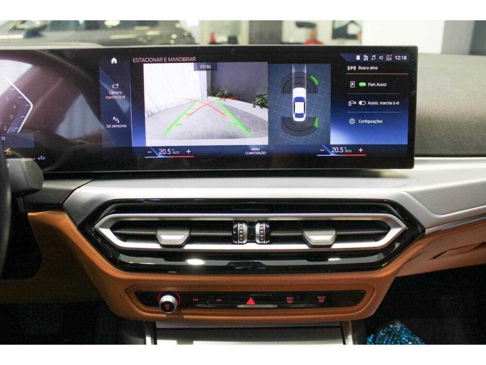 BMW 320i