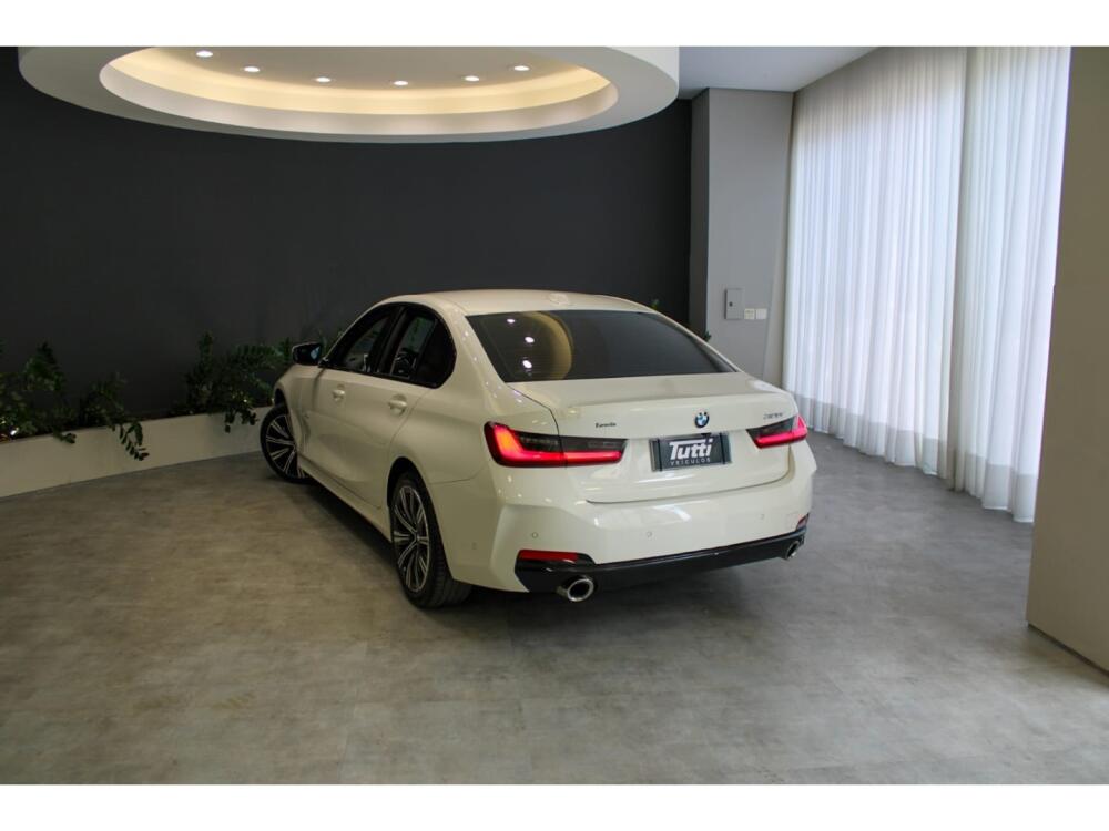 BMW 320i