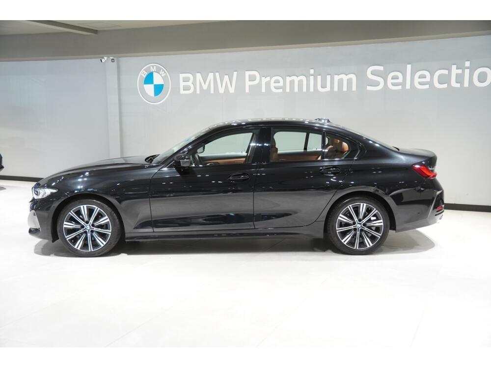 BMW 320i