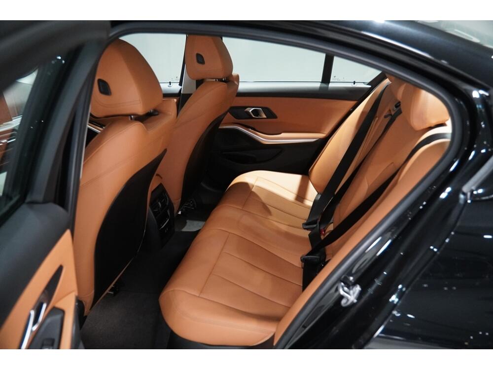 BMW 320i