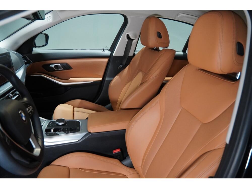 BMW 320i