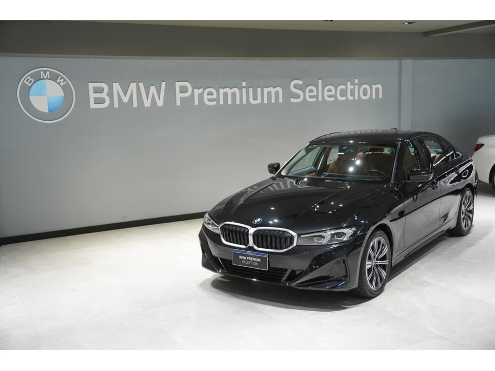 BMW 320i