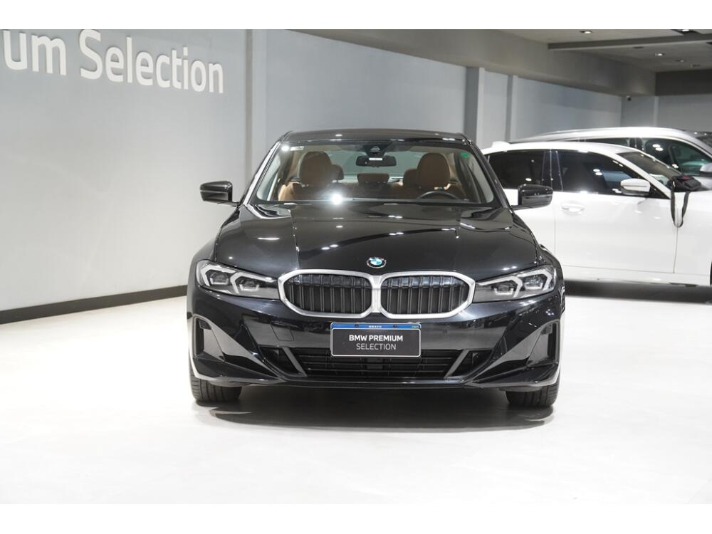 BMW 320i