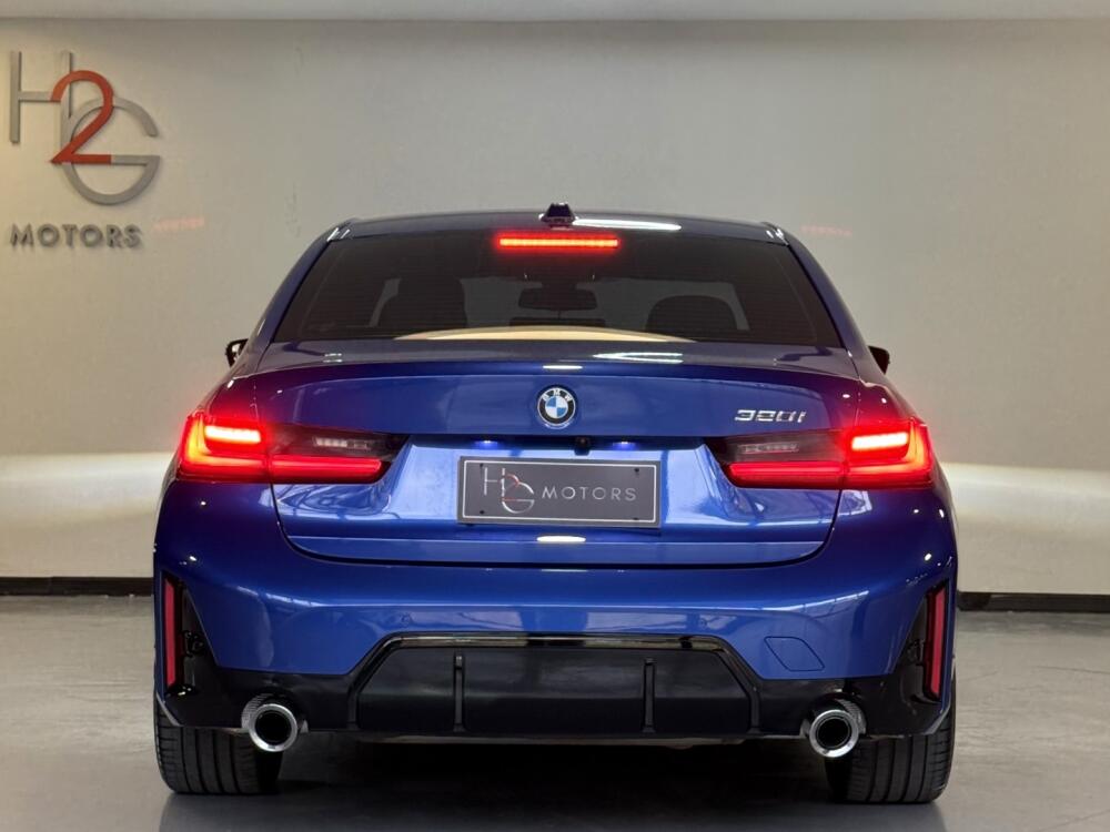 BMW 320i