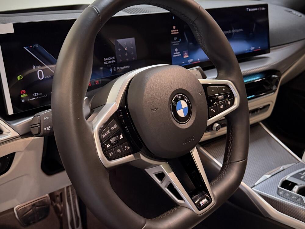 BMW 320i