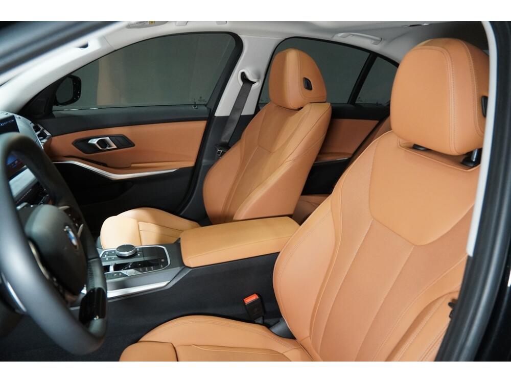 BMW 320i